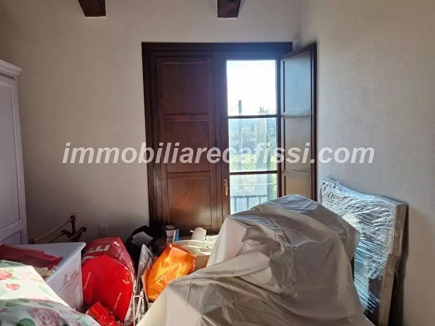 Immagine 22 di Casa colonica in vendita  a Prato