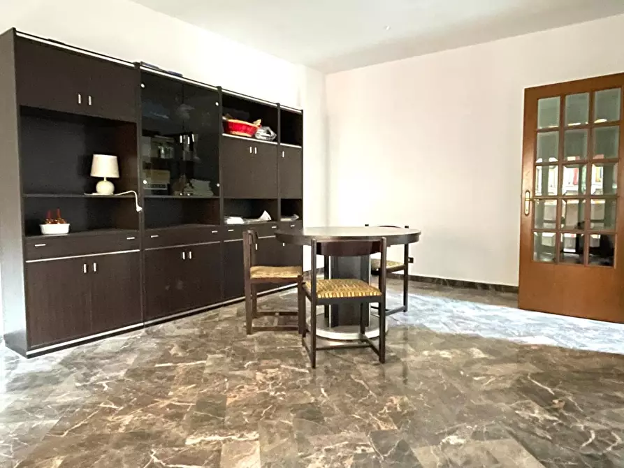 Immagine 1 di Appartamento in vendita  a Siena