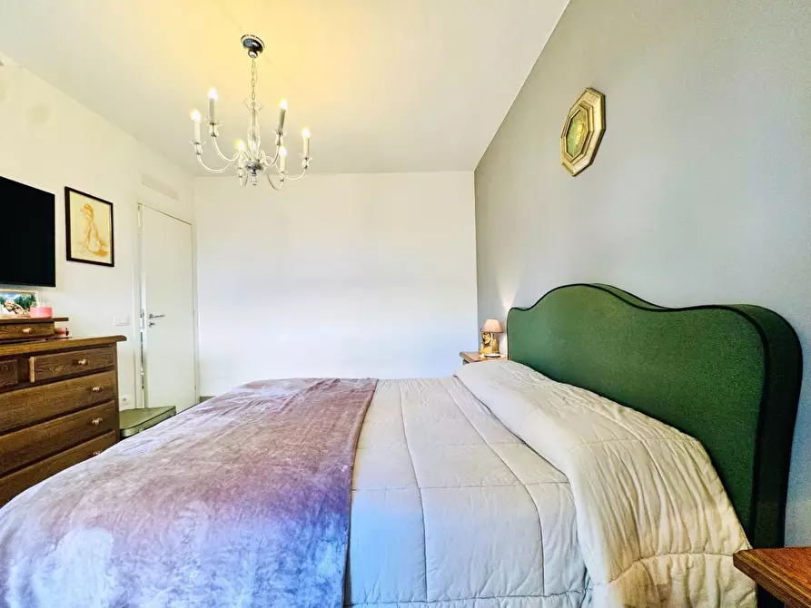 Immagine 18 di Appartamento in vendita  a Pietrasanta