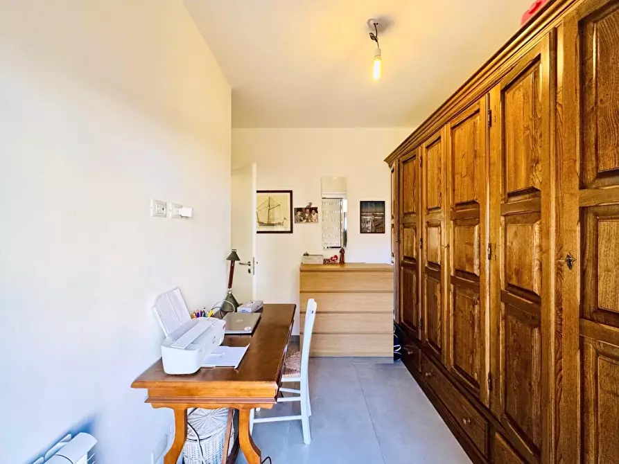 Immagine 30 di Appartamento in vendita  a Pietrasanta