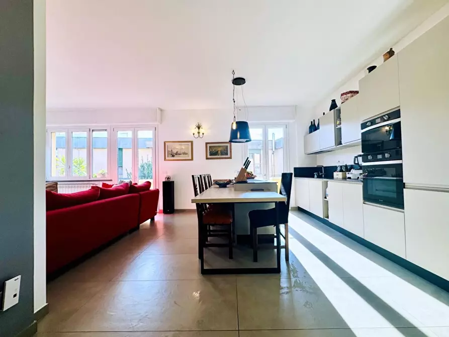 Immagine 2 di Appartamento in vendita  a Pietrasanta