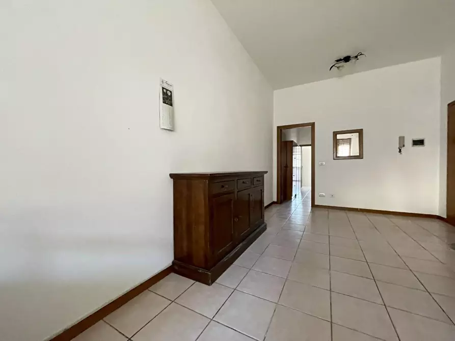 Immagine 4 di Appartamento in vendita  a Siena