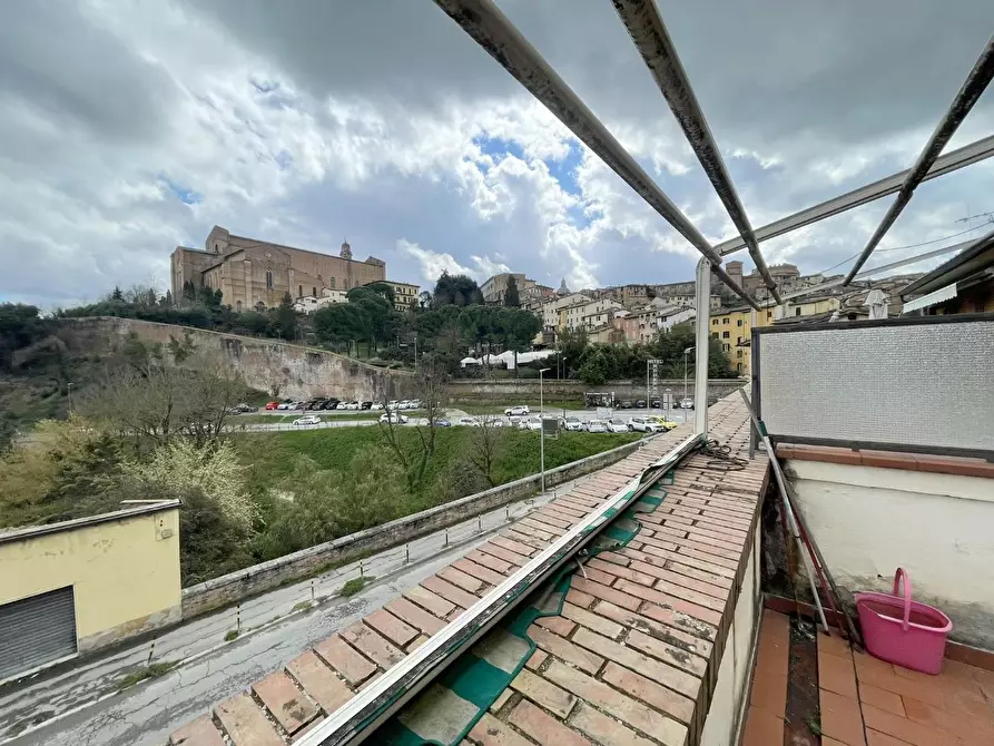 Immagine 12 di Appartamento in vendita  a Siena