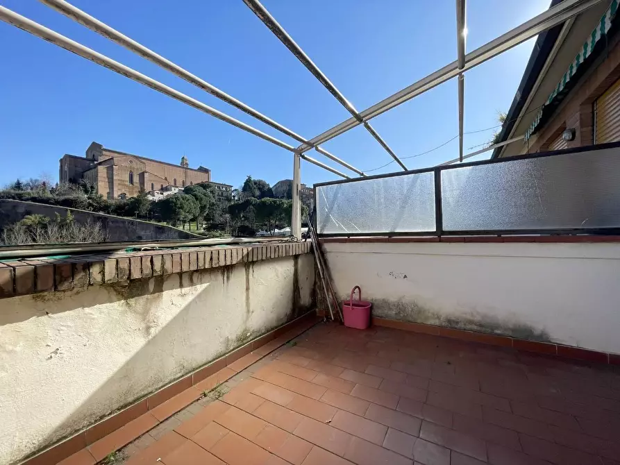 Immagine 24 di Appartamento in vendita  a Siena