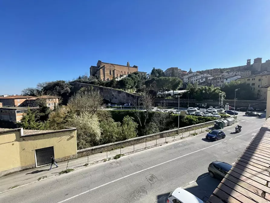 Immagine 22 di Appartamento in vendita  a Siena