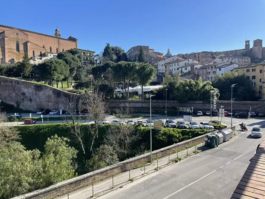 Immagine 25 di Appartamento in vendita  a Siena
