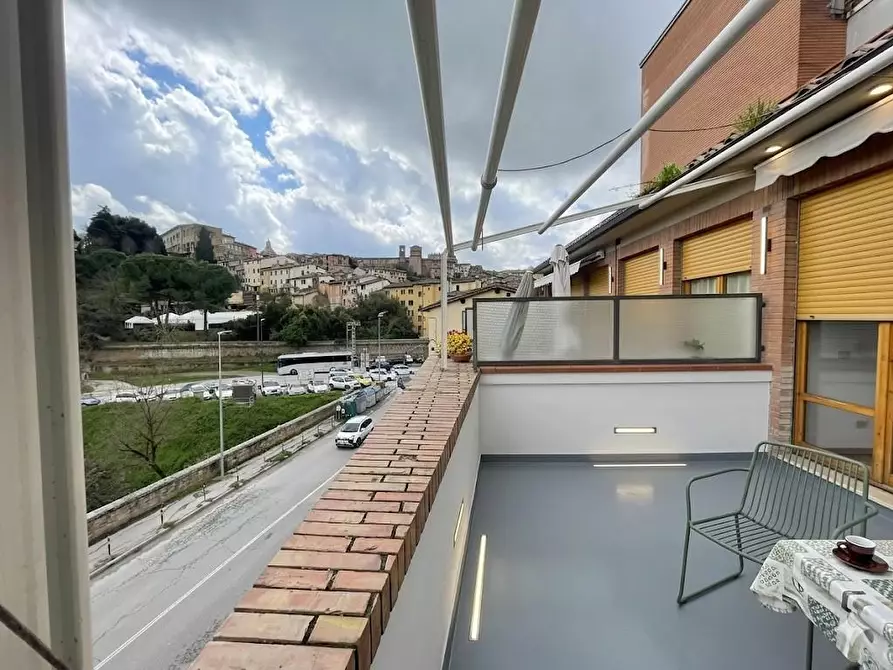 Immagine 9 di Appartamento in vendita  a Siena