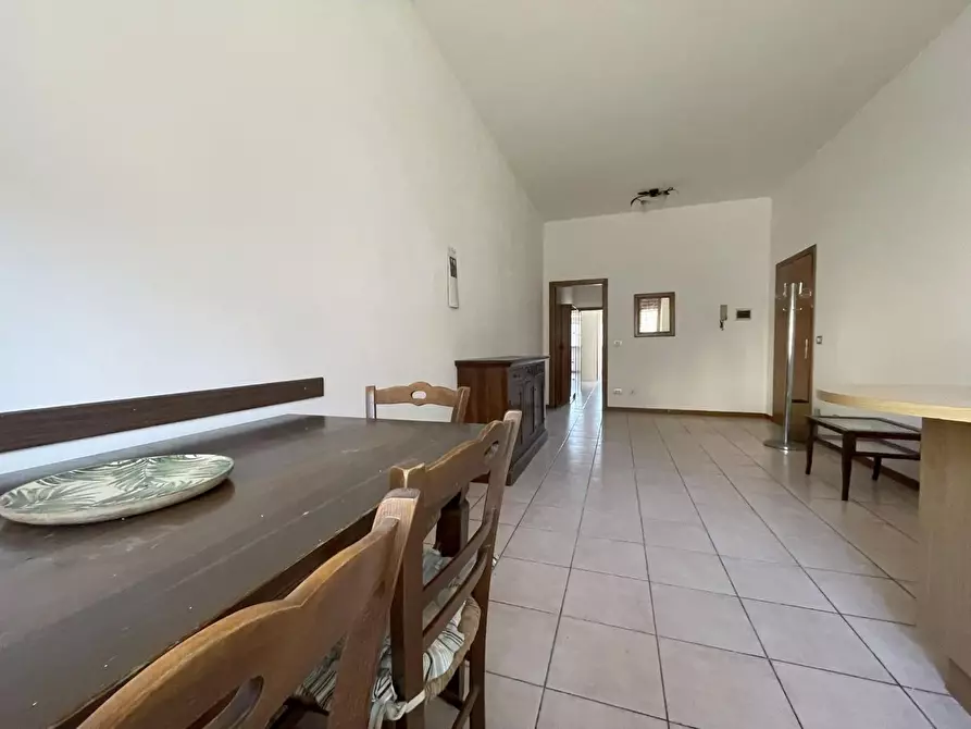 Immagine 2 di Appartamento in vendita  a Siena