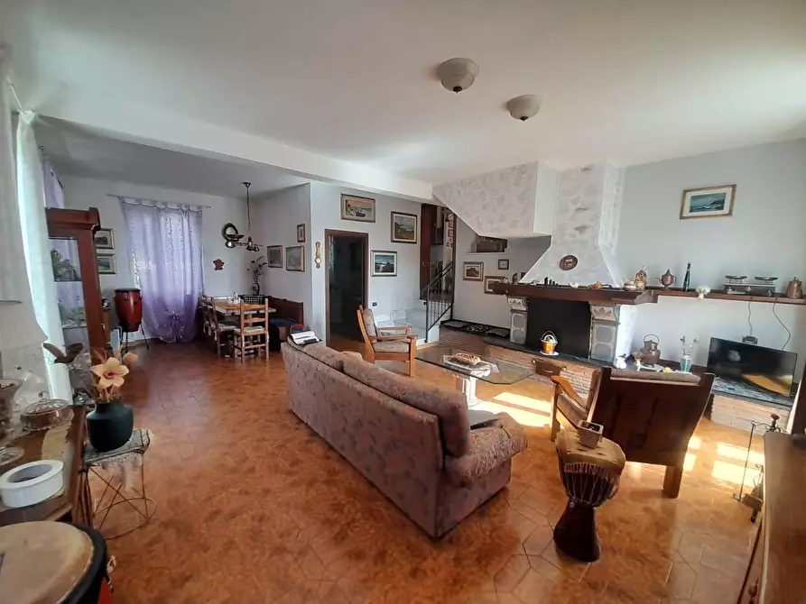 Immagine 2 di Appartamento in vendita  a Collesalvetti