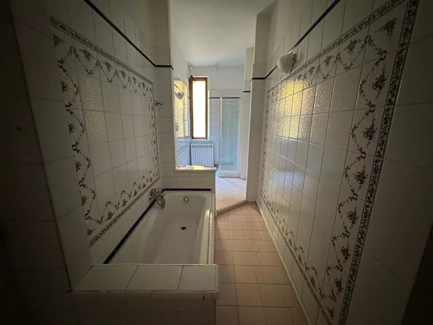 Immagine 6 di Ufficio in affitto  a Pontedera