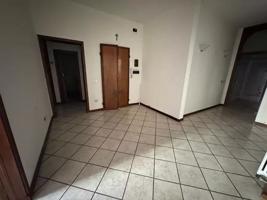 Immagine 3 di Ufficio in affitto  a Pontedera