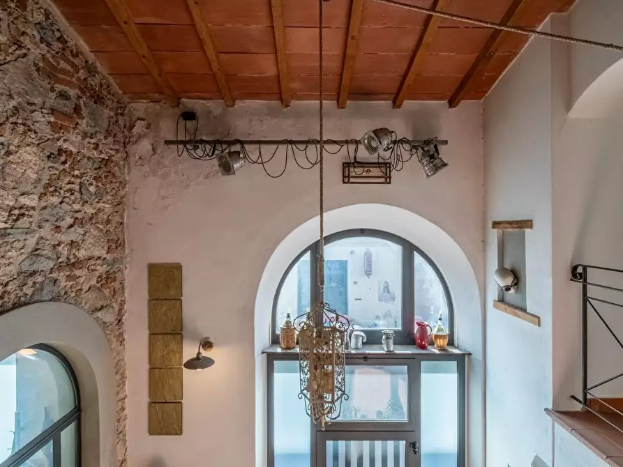 Immagine 24 di Locale commerciale in vendita  a Cascina