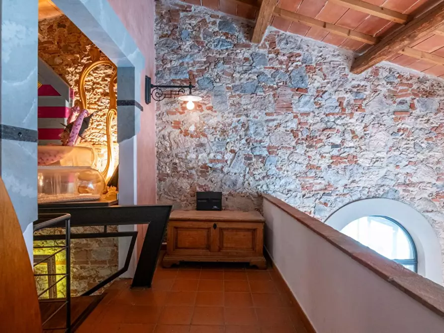 Immagine 29 di Locale commerciale in vendita  a Cascina