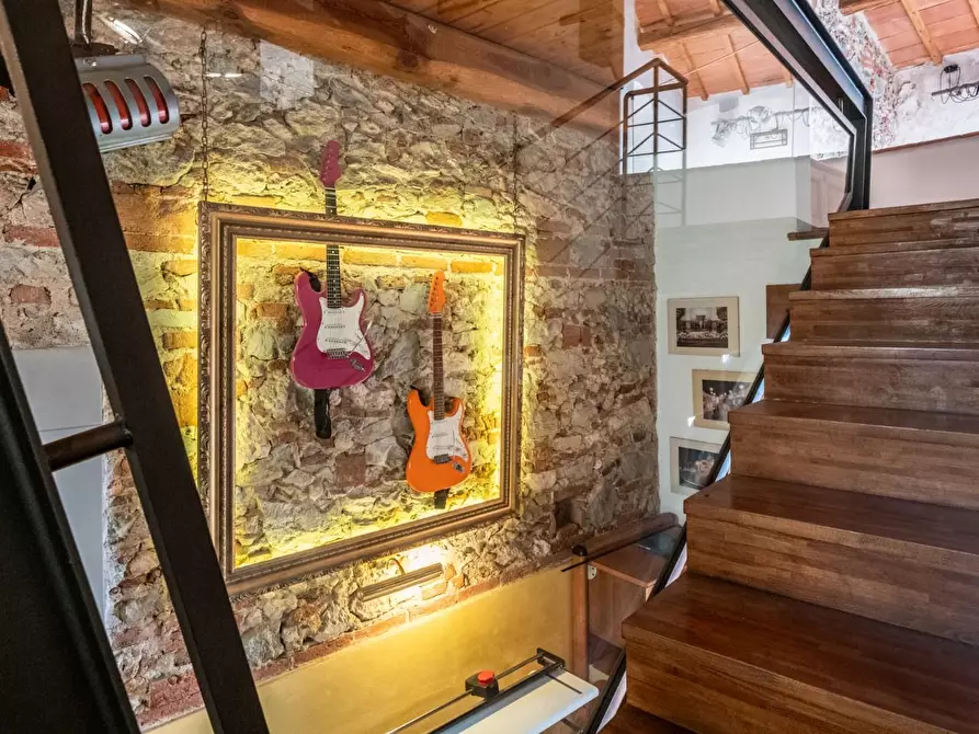 Immagine 20 di Locale commerciale in vendita  a Cascina