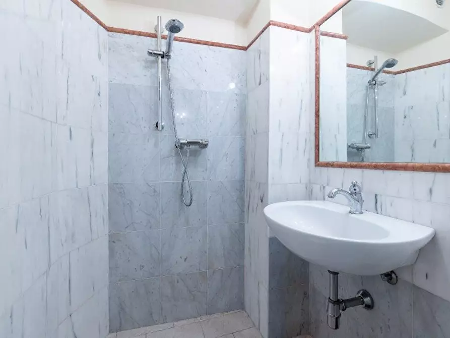 Immagine 14 di Appartamento in vendita  a Pisa