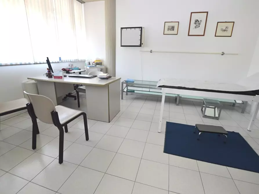 Immagine 9 di Appartamento in vendita  a Lucca