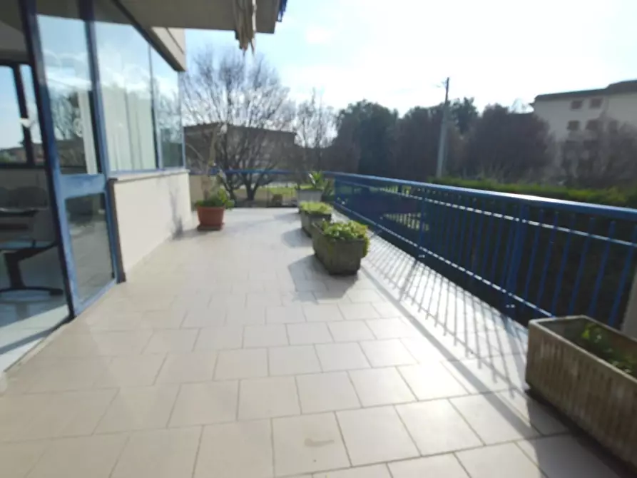 Immagine 1 di Appartamento in vendita  a Lucca