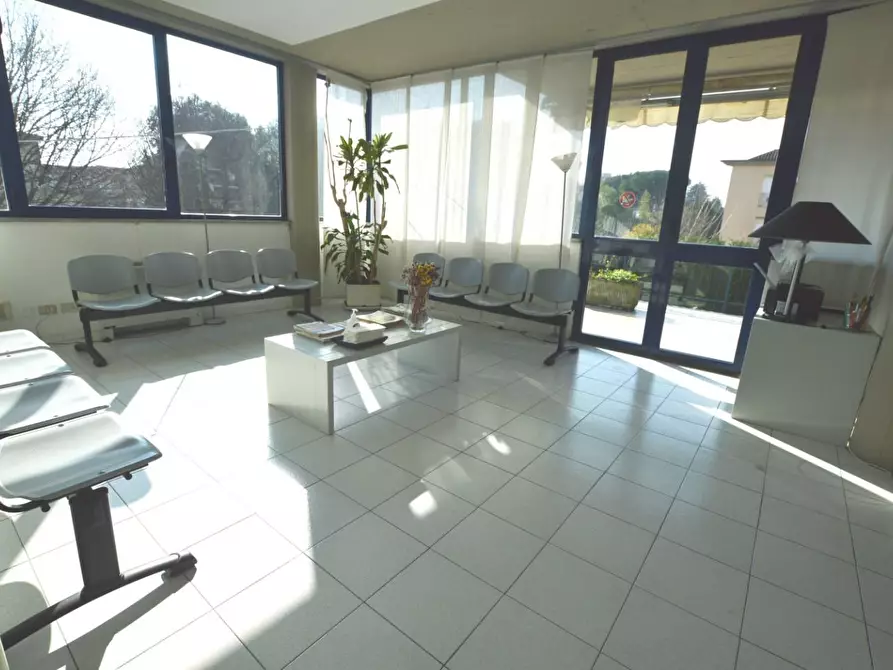 Immagine 3 di Appartamento in vendita  a Lucca