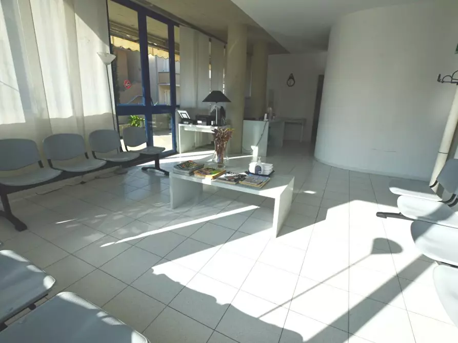 Immagine 5 di Appartamento in vendita  a Lucca