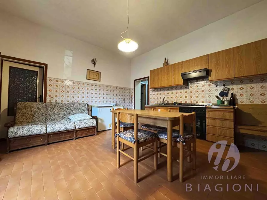 Immagine 2 di Casa bifamiliare in vendita  a Seravezza