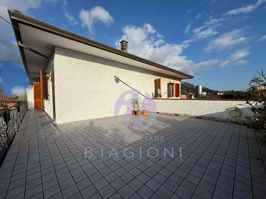 Immagine 30 di Casa bifamiliare in vendita  a Seravezza