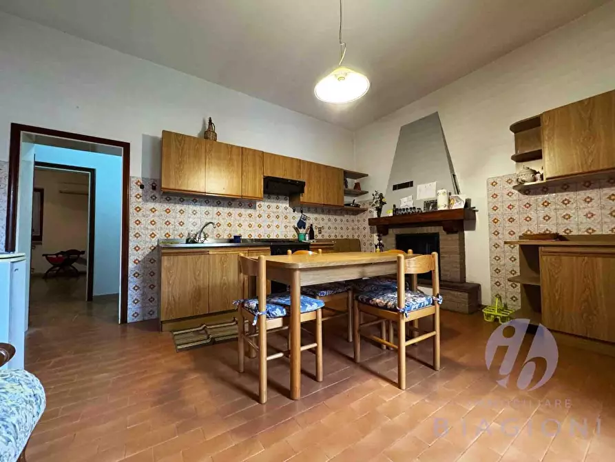 Immagine 4 di Casa bifamiliare in vendita  a Seravezza