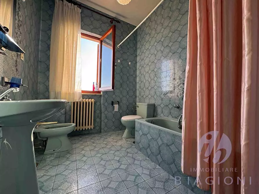 Immagine 21 di Casa bifamiliare in vendita  a Seravezza