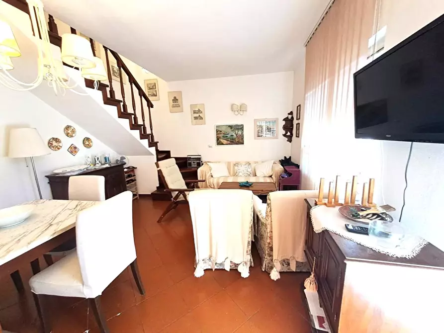 Immagine 6 di Villetta a schiera in vendita  a Massa