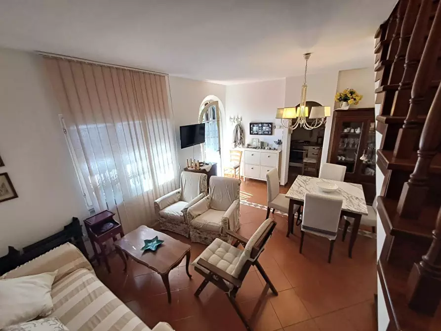Immagine 5 di Villetta a schiera in vendita  a Massa