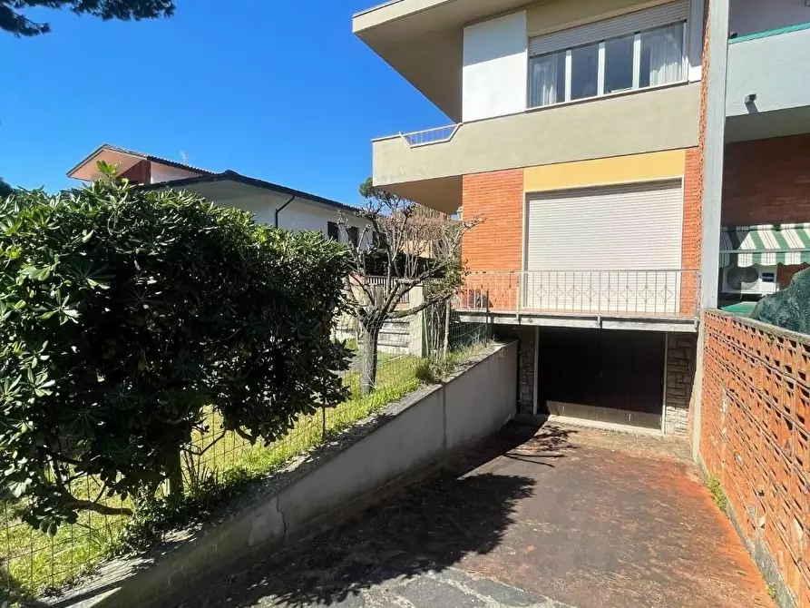 Immagine 13 di Casa bifamiliare in vendita  a Pietrasanta