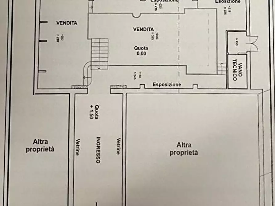 Immagine 5 di Locale commerciale in vendita  a Massa