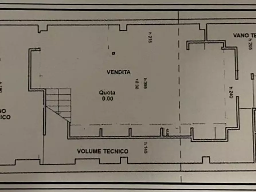 Immagine 6 di Locale commerciale in vendita  a Massa