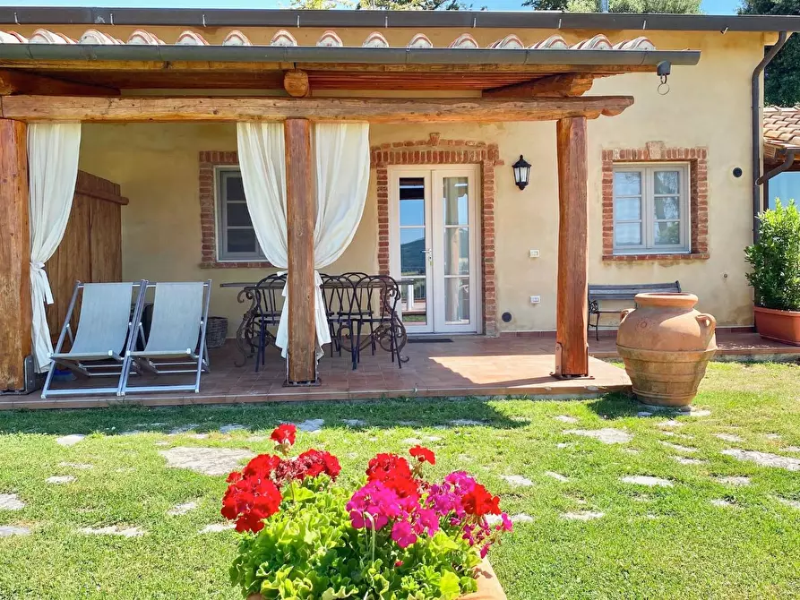 Immagine 11 di Villa in vendita  a Pomarance