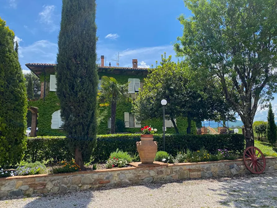 Immagine 2 di Villa in vendita  a Pomarance