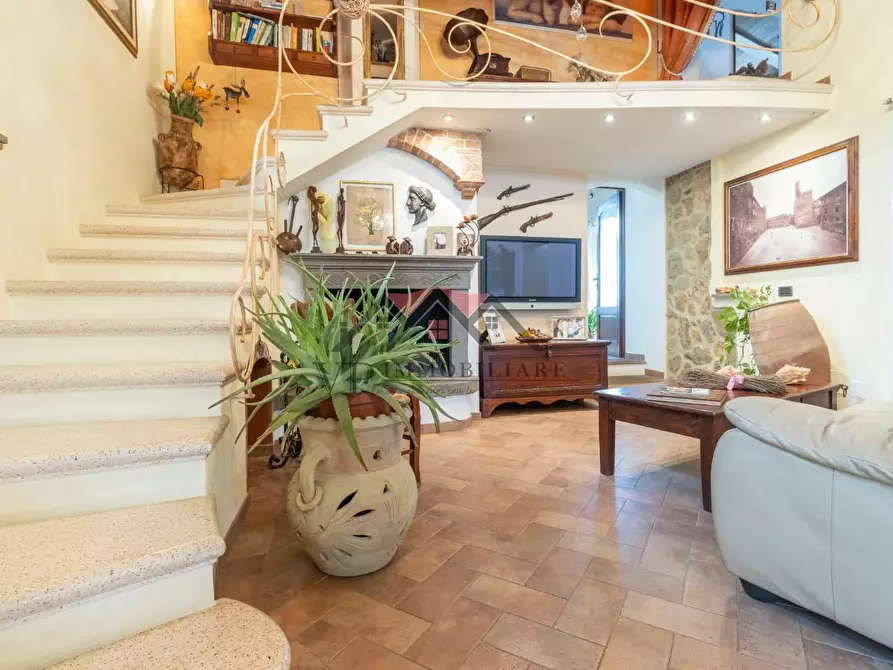 Immagine 20 di Casa indipendente in vendita  a Volterra