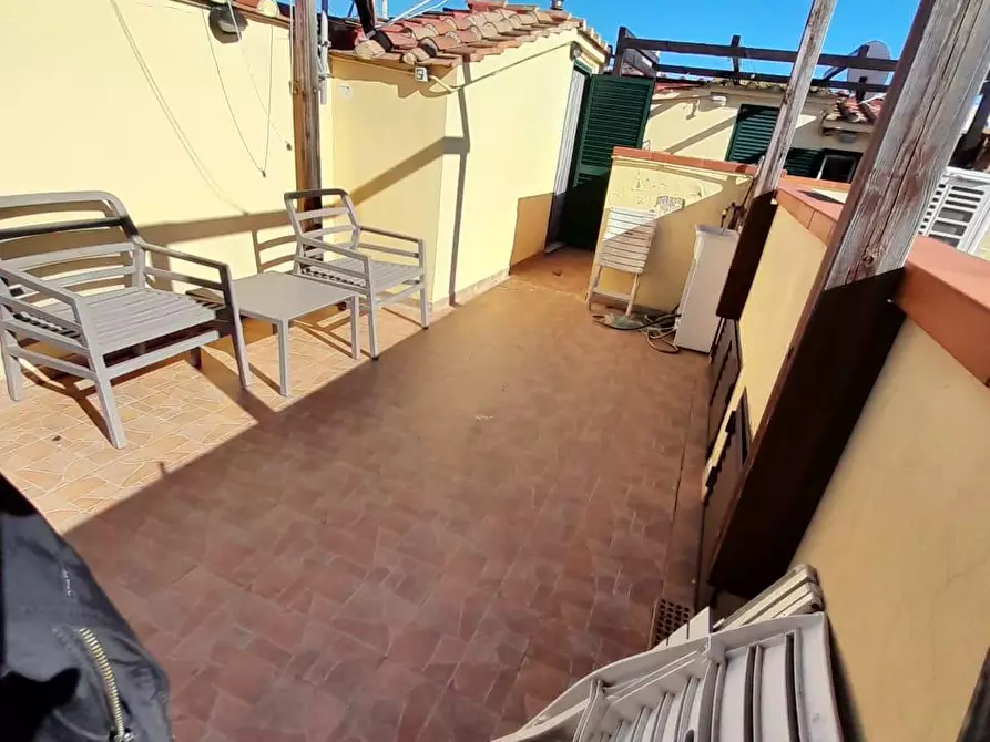 Immagine 2 di Appartamento in vendita  a Livorno
