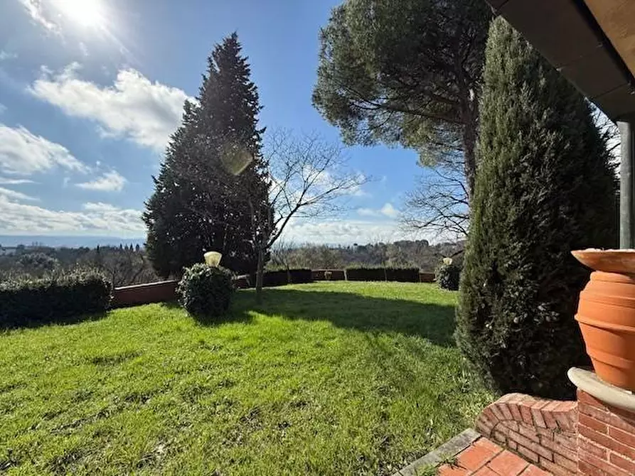Immagine 3 di Villa in vendita  a Santa Maria A Monte