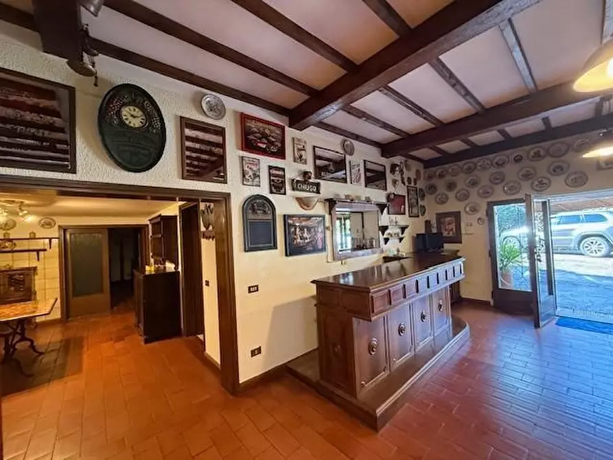 Immagine 14 di Villa in vendita  a Santa Maria A Monte