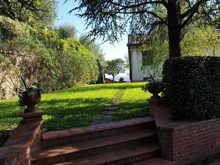 Immagine 7 di Villa in vendita  a Santa Maria A Monte