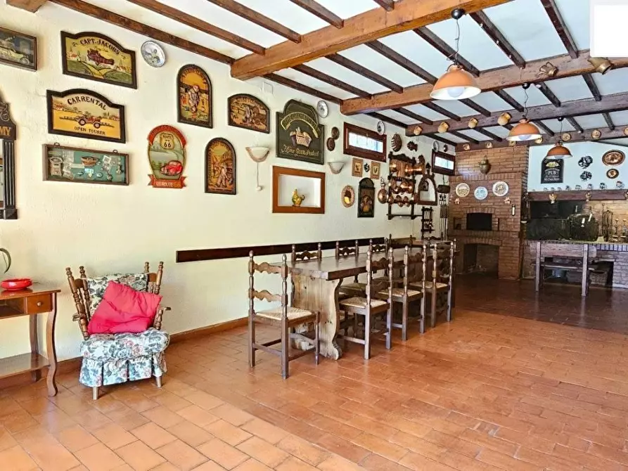 Immagine 19 di Villa in vendita  a Santa Maria A Monte