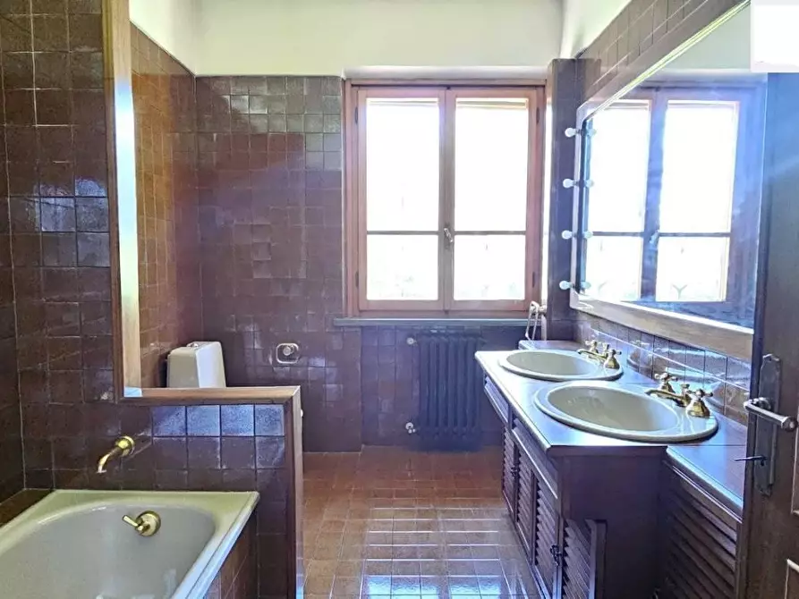 Immagine 25 di Villa in vendita  a Santa Maria A Monte