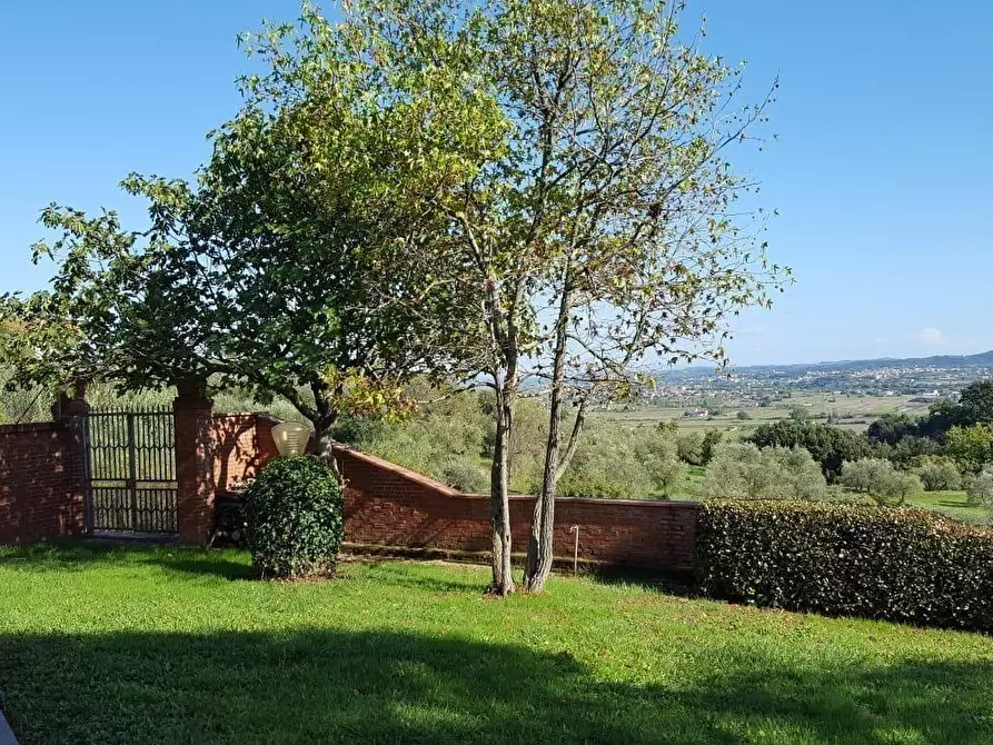 Immagine 4 di Villa in vendita  a Santa Maria A Monte