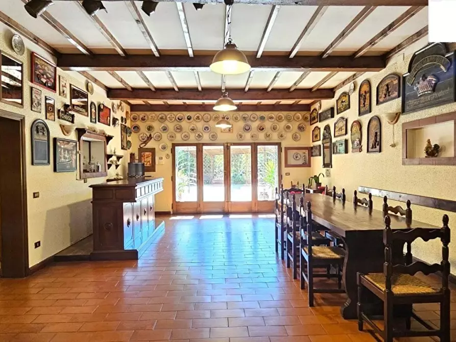 Immagine 17 di Villa in vendita  a Santa Maria A Monte