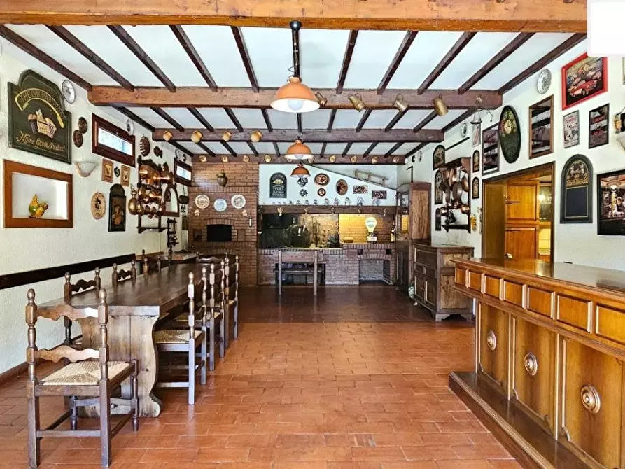 Immagine 18 di Villa in vendita  a Santa Maria A Monte