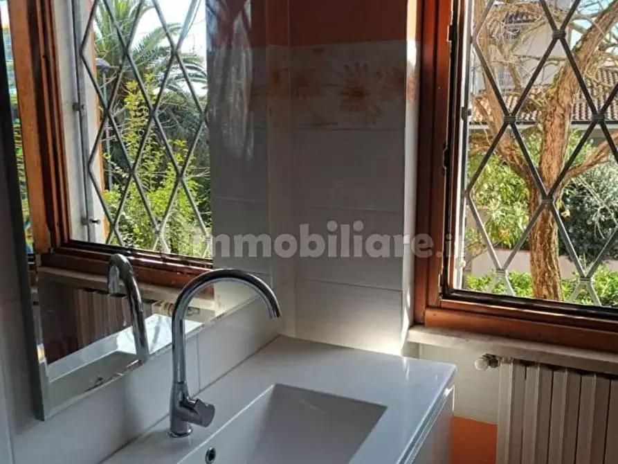 Immagine 30 di Casa trifamiliare in vendita  a Carrara