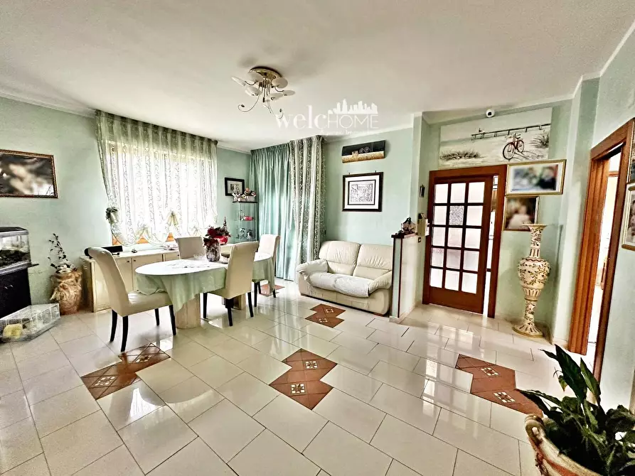 Immagine 1 di Appartamento in vendita  a Campi Bisenzio