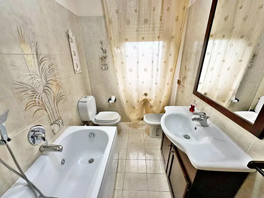 Immagine 31 di Appartamento in vendita  a Campi Bisenzio