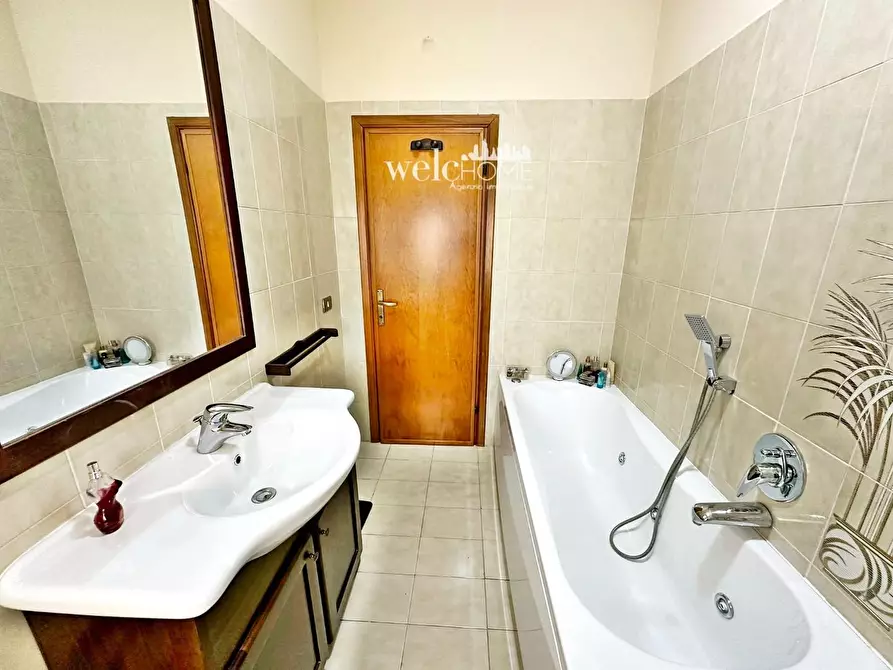 Immagine 14 di Appartamento in vendita  a Campi Bisenzio