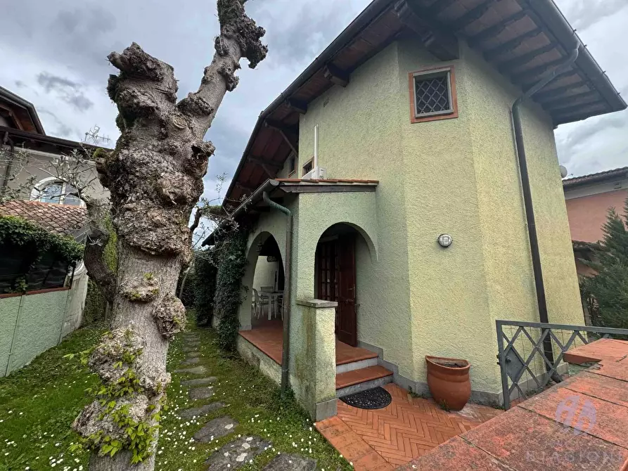 Immagine 3 di Casa indipendente in vendita  a Forte Dei Marmi