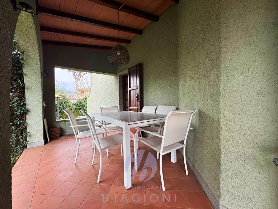 Immagine 7 di Casa indipendente in vendita  a Forte Dei Marmi